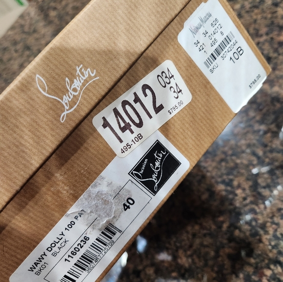 𝘊𝘩𝘳𝘪𝘴𝘵𝘪𝘢𝘯 𝘓𝘰𝘶𝘣𝘰𝘶𝘵𝘪𝘯 𝘸𝘢𝘸𝘺 𝘋𝘰𝘭𝘭𝘺 𝘩𝘦𝘦𝘭*𝘚𝘖𝘓𝘋* - Picture 12 of 16